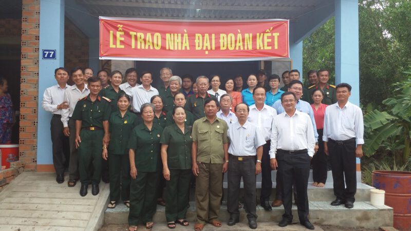 Khối thi đua miền Đông Nam bộ trao nhà đại đoàn kết tại huyện Dầu Tiếng