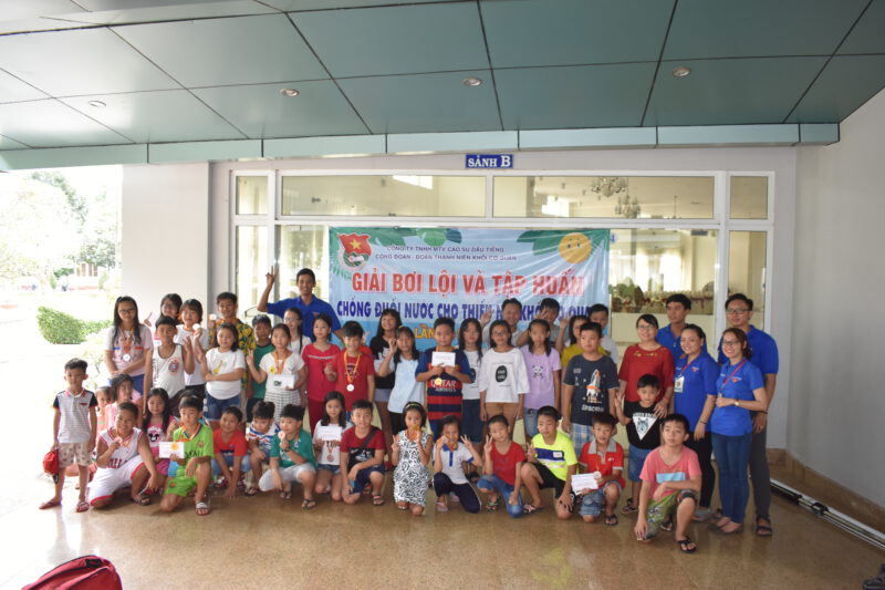 Đoàn Khối cơ quan tổ chức Giải bơi lội và Tập huấn <br>chống đuối nước cho thiếu nhi lần III - năm 2018
