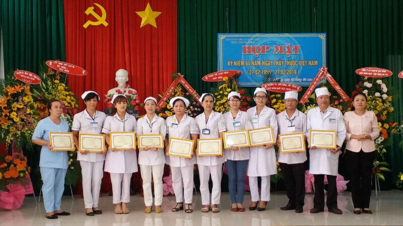 Bệnh viện đa khoa Cao su Dầu Tiếng họp mặt 64 năm ngày thầy thuốc Việt Nam