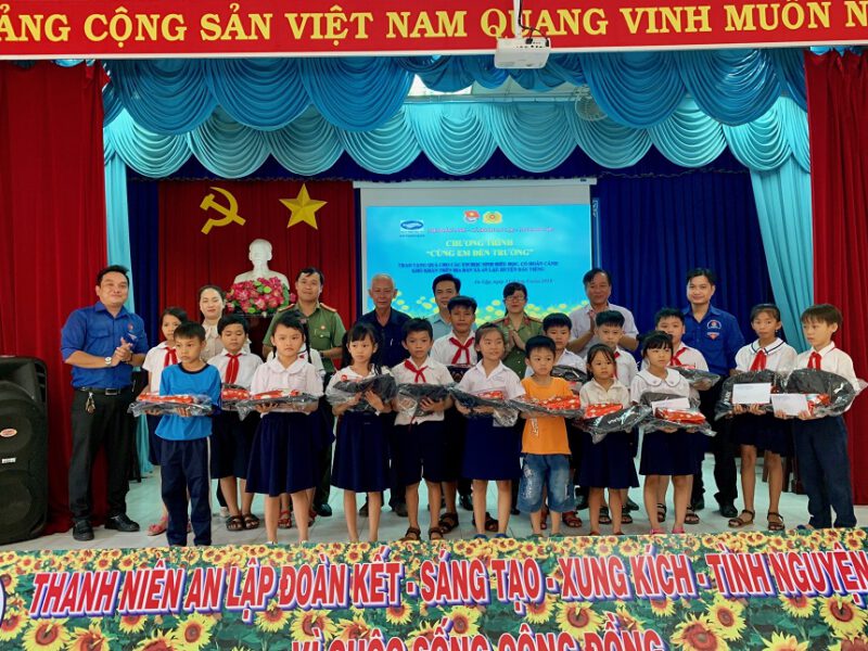 Đoàn Nông trường Trần Văn Lưu phối hợp tổ chức Lễ phát động Tháng hành động vì trẻ em và khai mạc hè năm 2019