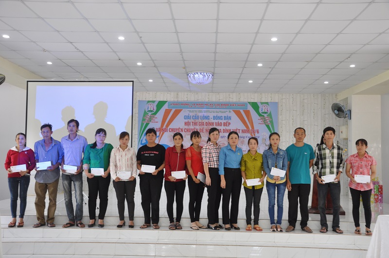 Công đoàn Công ty TNHH MTV Cao su Dầu Tiếng tổ chức khai mạc giải cầu lông, bóng bàn, hội thi nấu ăn và nói chuyện chuyên đề chào mừng kỷ niệm ngày gia đình Việt Nam
