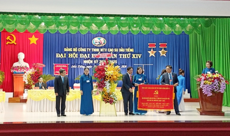 Đại hội tín nhiệm bầu đồng chí Huỳnh Thị Cẩm Hồng giữ chức vụ bí thư Đảng bộ Công ty TNHH MTV Cao su Dầu Tiếng nhiệm kỳ 2020 - 2025