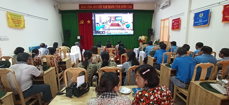 Điểm cầu Công đoàn Cao su Dầu Tiếng họp mặt 90 năm ngày thành lập Hội Liên hiệp Phụ nữ Việt Nam 20/10