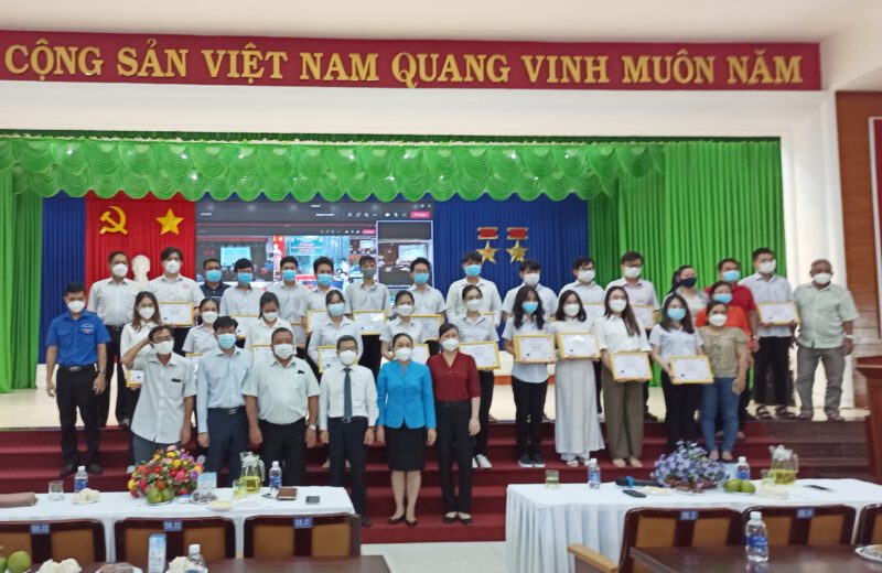 Cao su Dầu Tiếng, 35 học sinh, sinh viên xuất sắc được khen thưởng từ “Quỹ học 28/10”