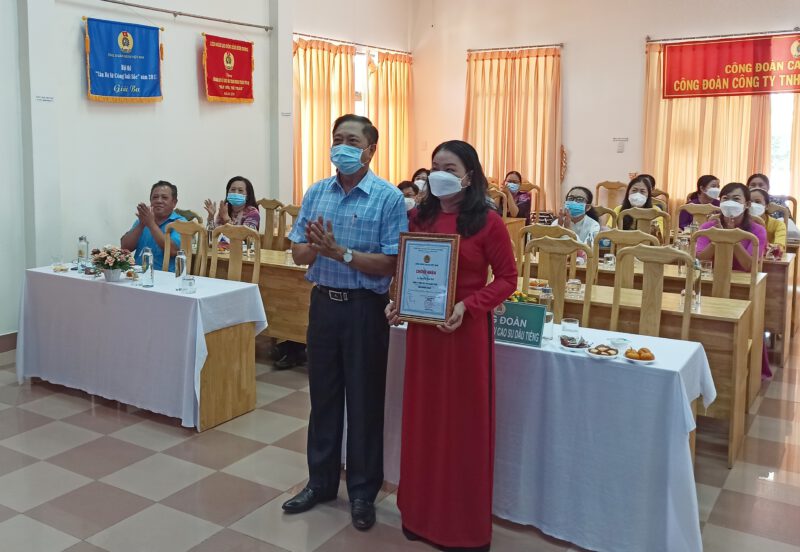 Công đoàn Cao su Việt Nam họp mặt ngày Quốc tế Phụ nữ 08/03, trao giải cuộc thi viết “Gương sáng phụ nữ ngành Cao su” năm 2022