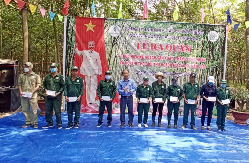 Hội thi thợ giỏi thu hoạch mủ cao su Nông trường Cao su Long Hòa, nhiều tập thể, cá nhân xuất sắc được khen thưởng
