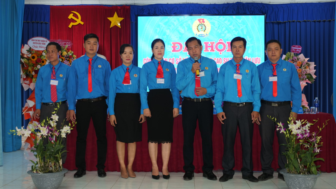 Công đoàn Nông trường Trần Văn Lưu đảm bảo chăm lo tốt đời sống người lao động hoàn thành xuất sắc nghị quyết đại hội