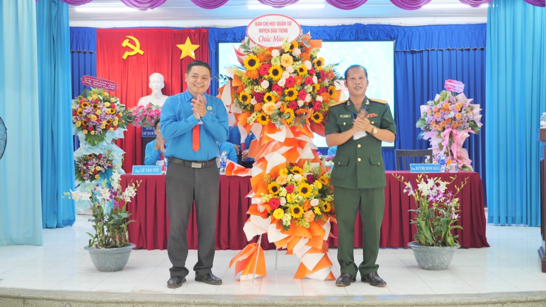 Công đoàn Nông trường Trần Văn Lưu đảm bảo chăm lo tốt đời sống người lao động hoàn thành xuất sắc nghị quyết đại hội