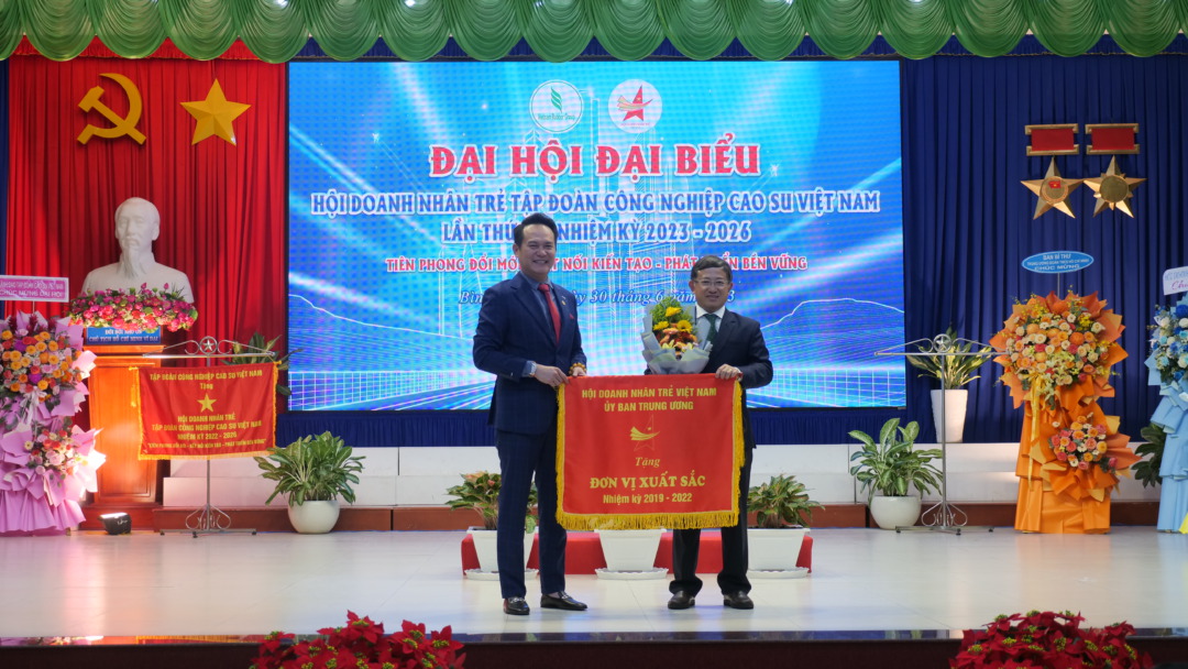 Hội Doanh nhân trẻ Tập đoàn Công nghiệp Cao su Việt Nam “Tiên phong đổi mới - Kết nối kiến tạo - Phát triển bền vững”