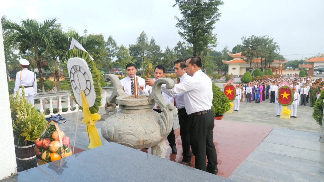 Trang trọng lễ viếng nghĩa trang Liệt sĩ nhân kỷ niệm 78 năm Ngày Quốc khánh nước Cộng hòa xã hội chủ nghĩa Việt Nam (2/9/1945 - 2/9/2023)