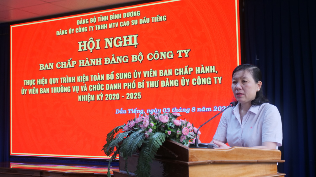 Đảng ủy Cao su Dầu Tiếng, 8 tháng kết nạp được 61/65 đảng viên mới