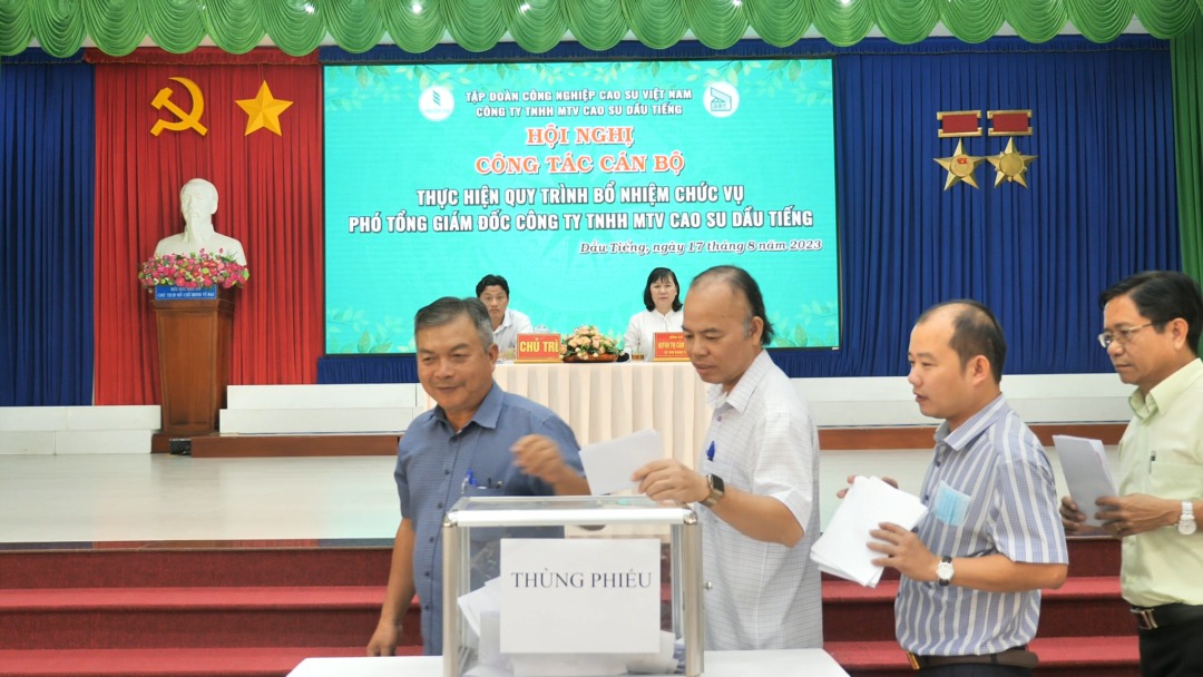 Đảng ủy Cao su Dầu Tiếng, 8 tháng kết nạp được 61/65 đảng viên mới