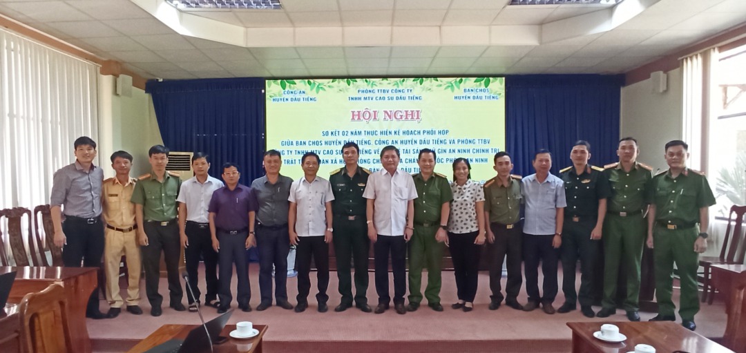 Ban chỉ huy quân sự - Công An huyện và Phòng Thanh tra Bảo vệ Công ty TNHH MTV Cao su Dầu Tiếng quyết tâm giữ vững địa bàn huyện Dầu Tiếng