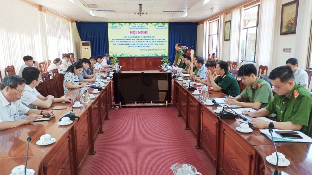 Ban chỉ huy quân sự - Công An huyện và Phòng Thanh tra Bảo vệ Công ty TNHH MTV Cao su Dầu Tiếng quyết tâm giữ vững địa bàn huyện Dầu Tiếng