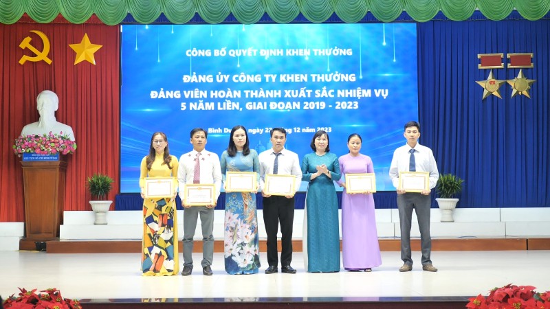 Đảng bộ Công ty TNHH MTV Cao su Dầu Tiếng, tỷ lệ kết nạp Đảng viên mới đạt 116,9% Nghị quyết năm 2023