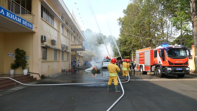 Bệnh viện Đa khoa Cao su Dầu Tiếng diễn tập phương án Chữa cháy và cứu nạn