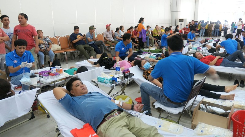 Hơn 60 Cán bộ, công nhân lao động Công ty Cao su Dầu Tiếng tham gia hiến máu