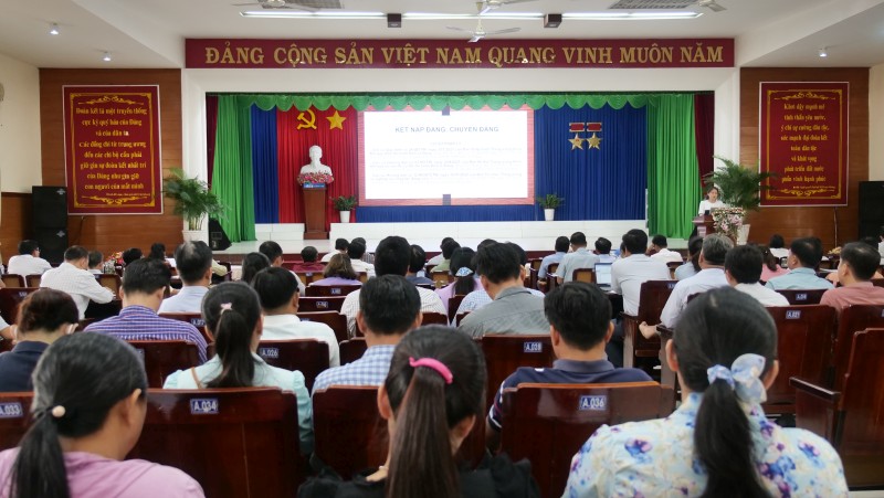 Đảng ủy Cao su Dầu Tiếng tập huấn nghiệp vụ công tác xây dựng Đảng