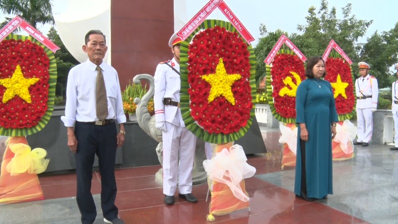 Trang trọng lễ viếng nghĩa trang liệt sĩ huyện Dầu Tiếng kỷ niệm 77 năm Ngày Thương binh Liệt sĩ 27/7